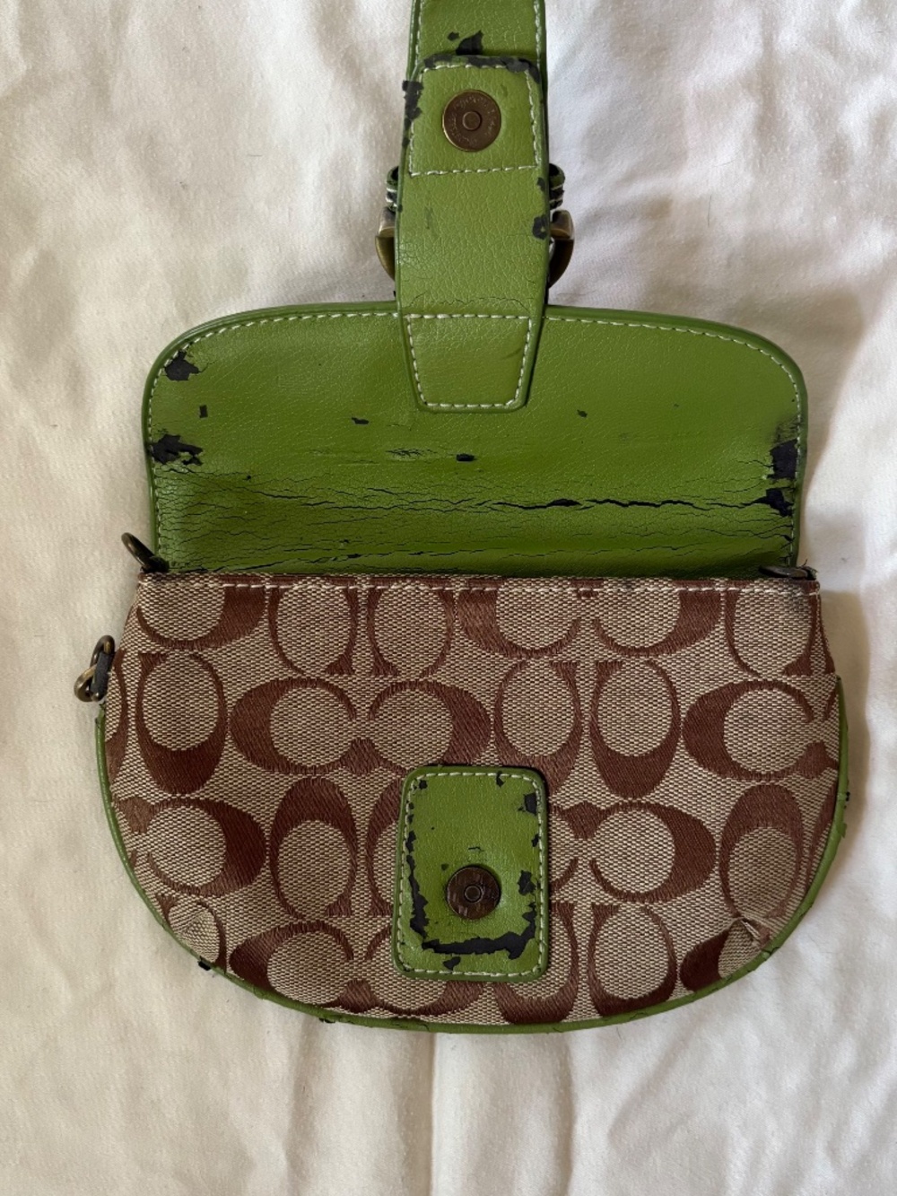 Green coach pouch - Picture 2 of 3